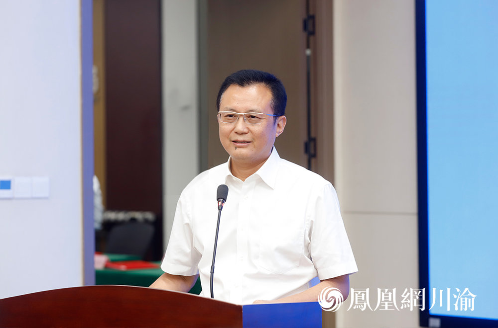 重庆市中新示范项目管理局局长曾菁华致辞