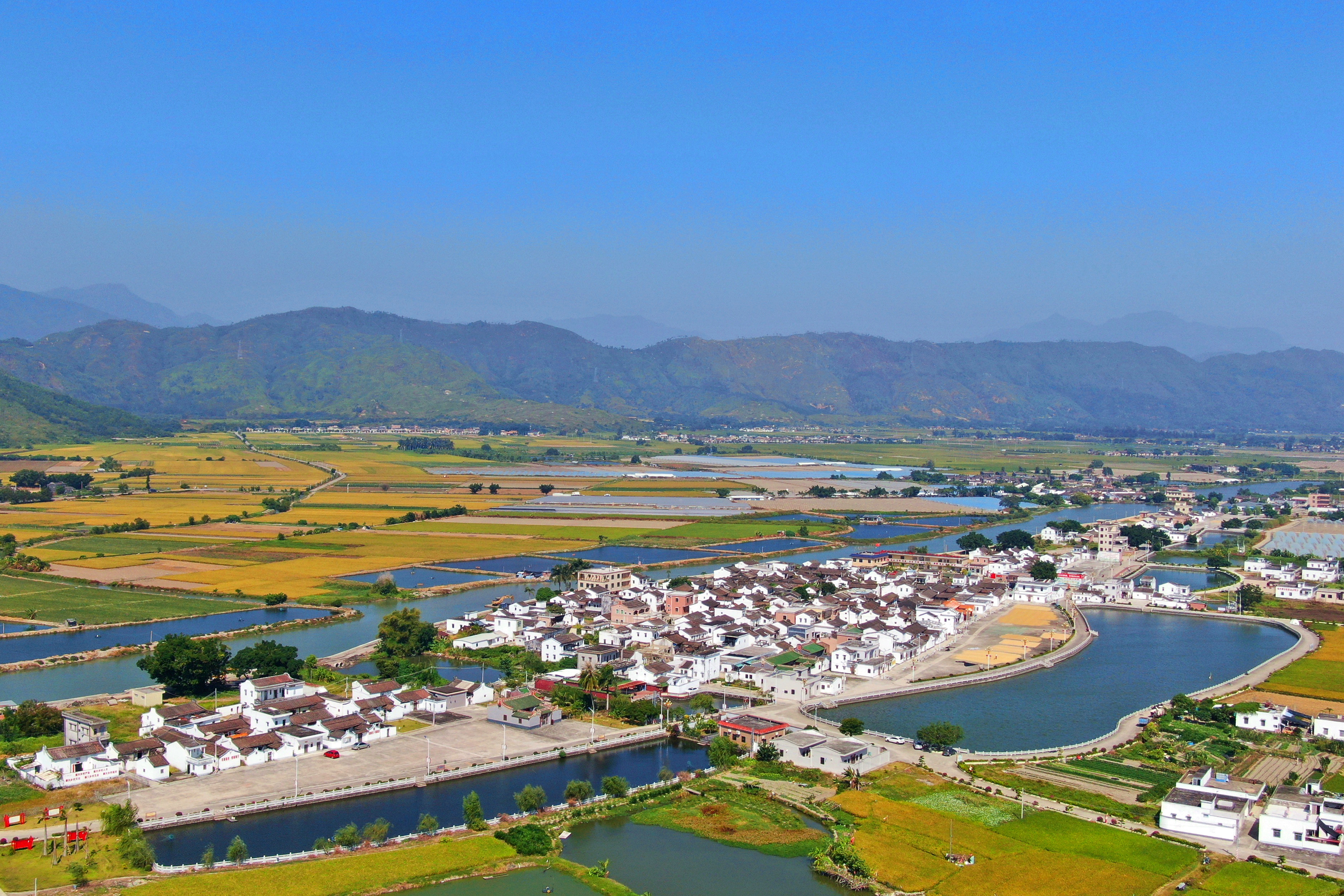 海丰县特色元素"点燃"鹭影禾香乡村振兴示范带 "红色 生态 民俗 康养"