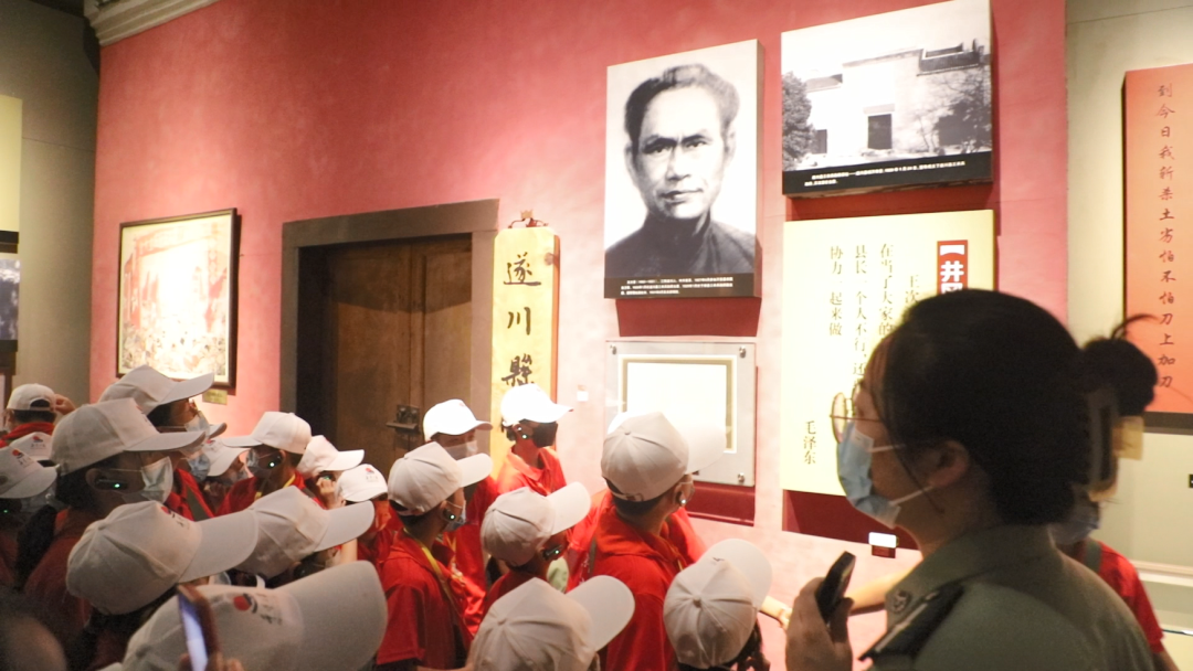 图 参观井冈山革命博物馆