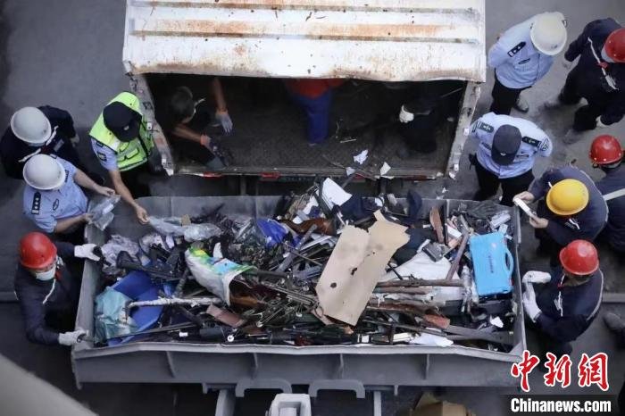 9月22日，天津市公安局组织开展非法枪爆物品集中统一销毁行动 图为行动现场 天津市公安局供图