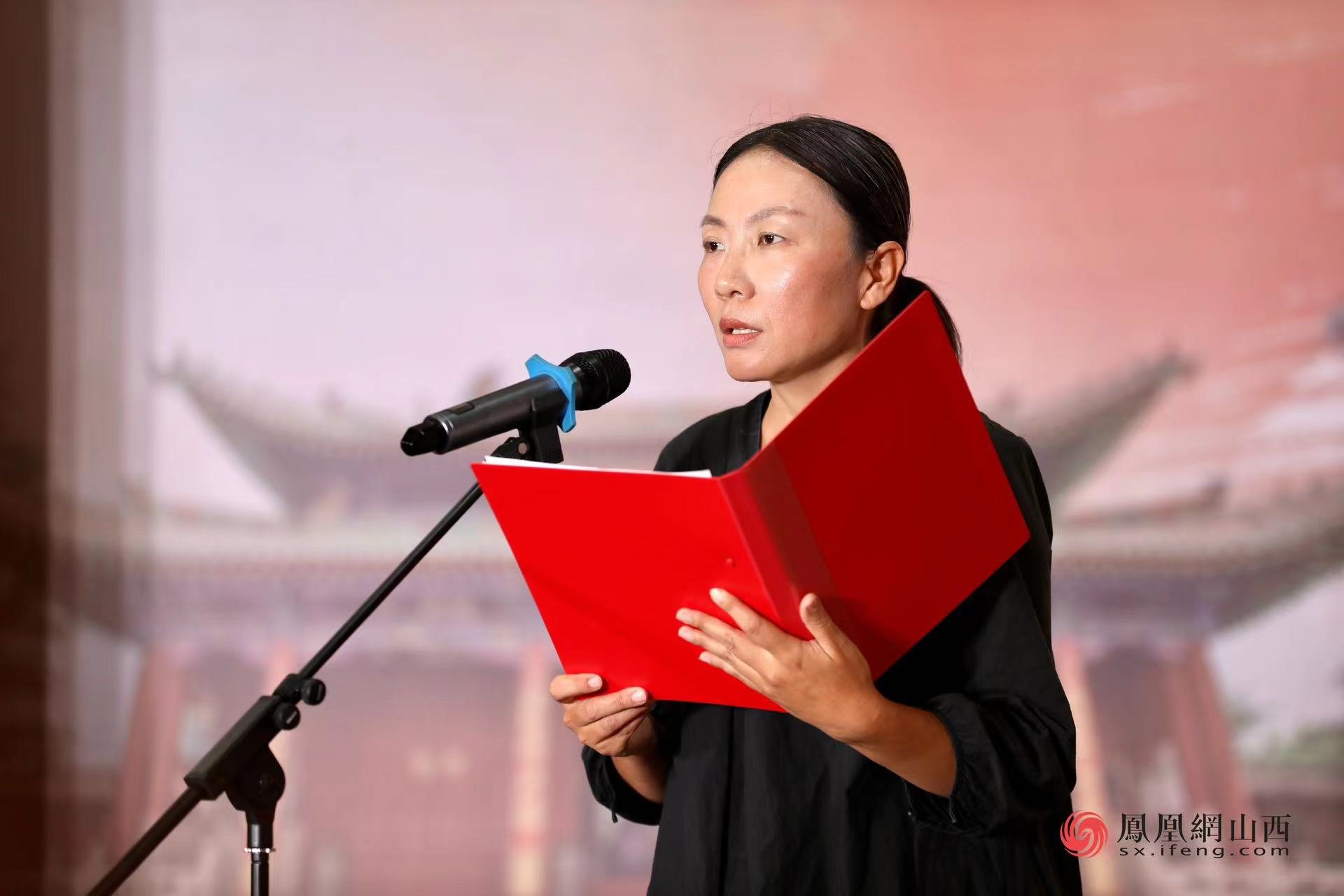摄影展摄影师代表吕燕在尧文化与黄河文明摄影展启动仪式讲话