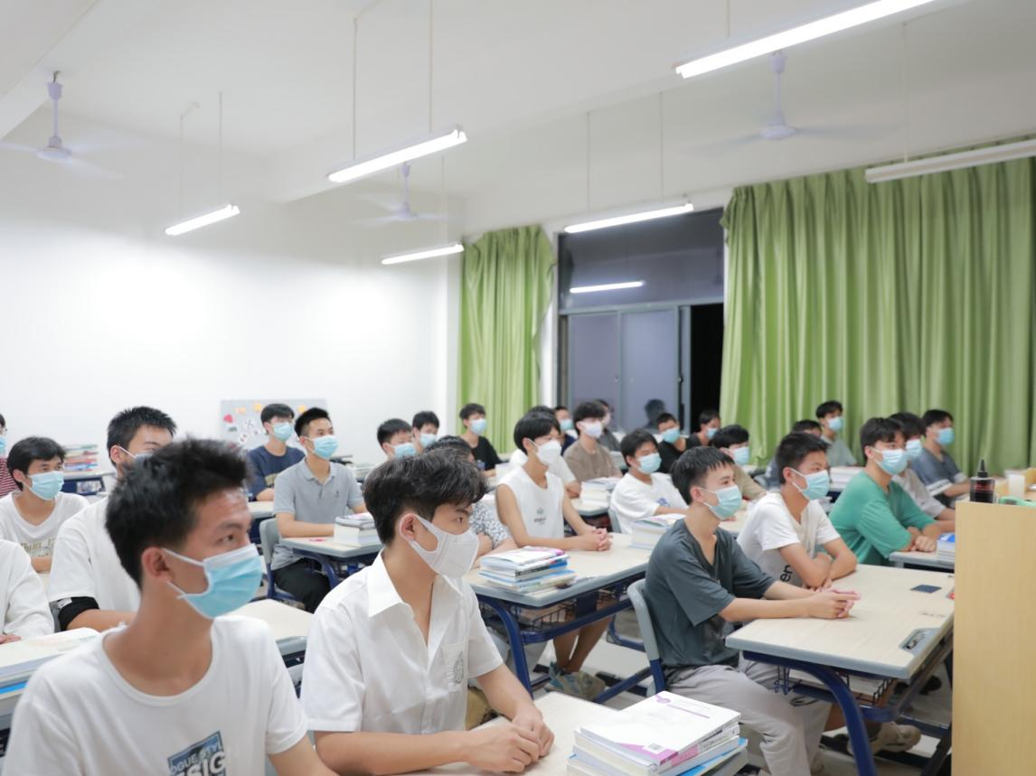 人防知识进校园 赣州职业技术学院开展人防知识教育活动