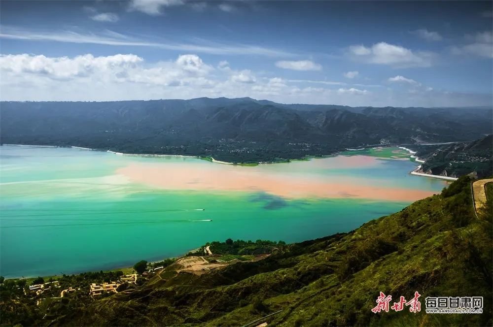 刘家峡水电厂水库风光