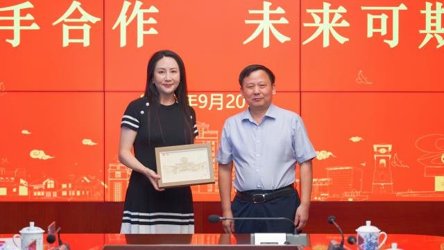 孟晚舟与江西财经大学毕业生代表畅聊“思享”凤凰网江西_凤凰网