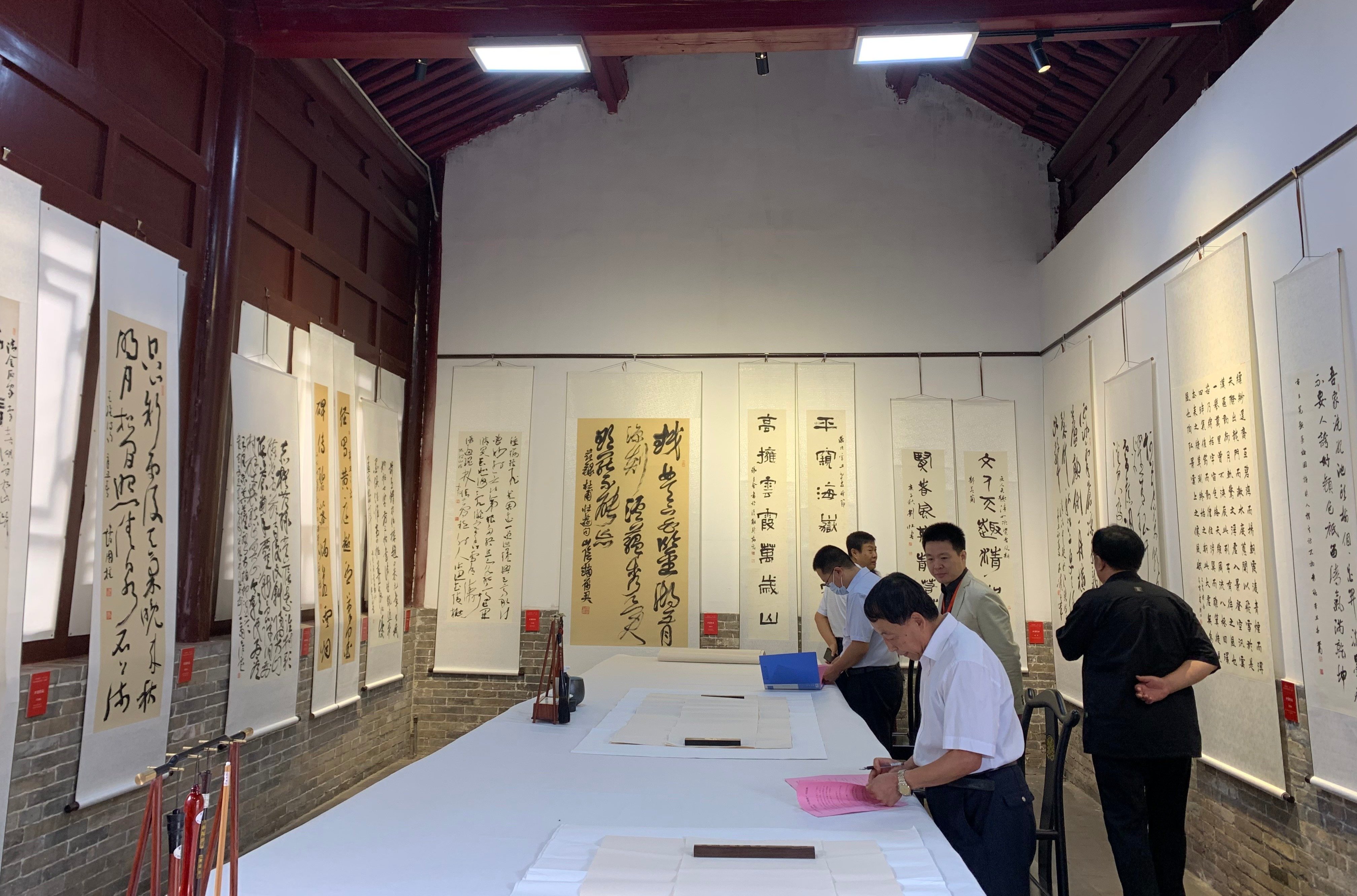 图为第七届中国书坛中青年“百强榜”书法作品展展厅