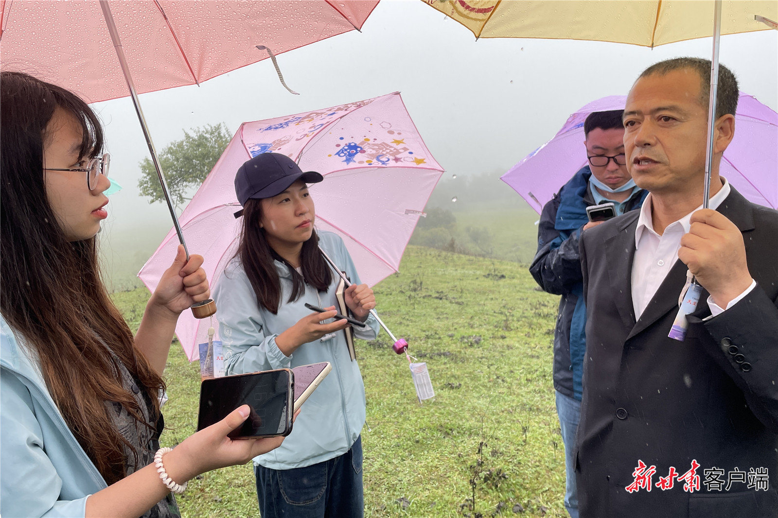 马志忠向记者介绍相关情况