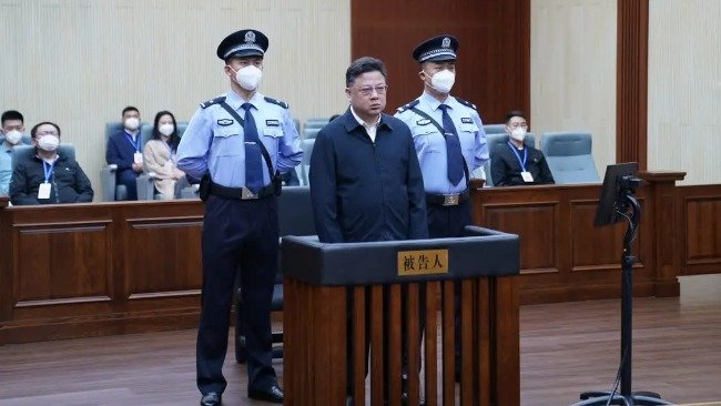 凤凰晚报|唐山烧烤店打人案宣判；吴尊友谈今冬新冠疫情走势