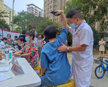 江西省中医院在西湖区滨江警苑小区开展义诊活动