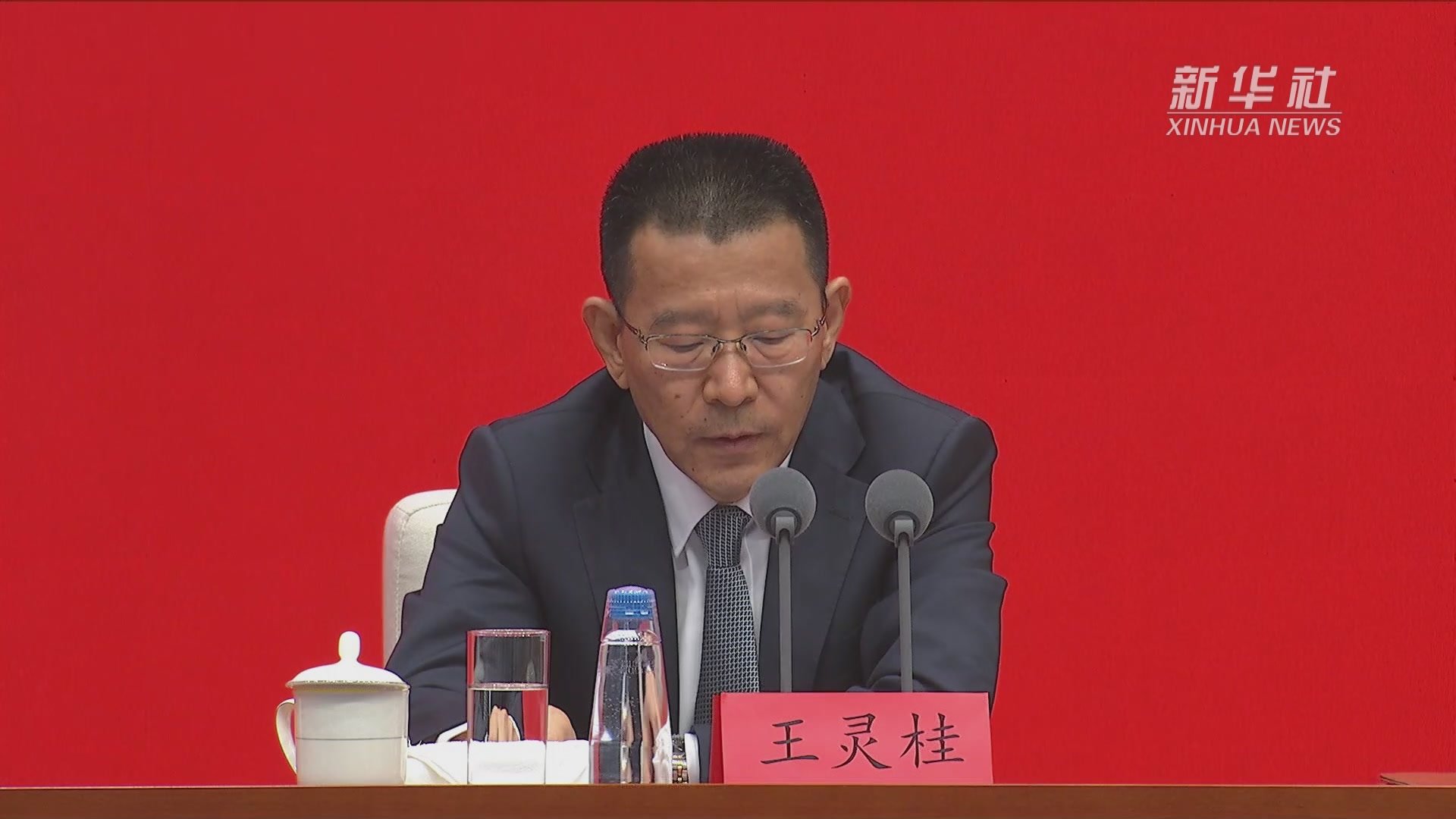 全面准确贯彻“一国两制”方针 关键在于准确把握“一国”与“两制”的关系