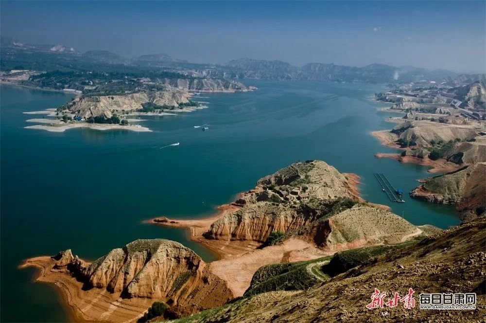 刘家峡高山峡谷风光