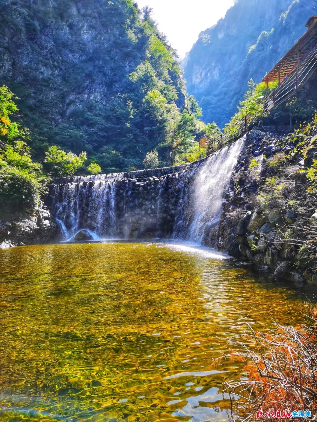 临夏大墩峡图片