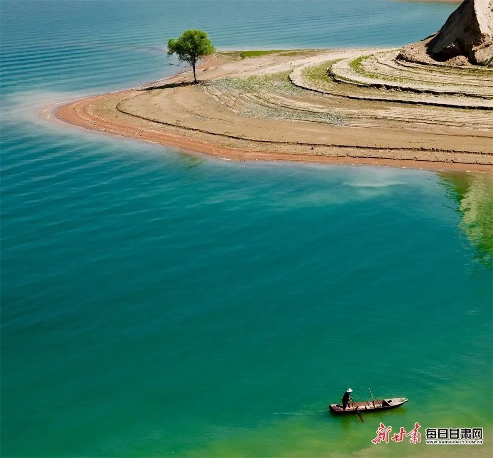 刘家峡水电厂水库风光