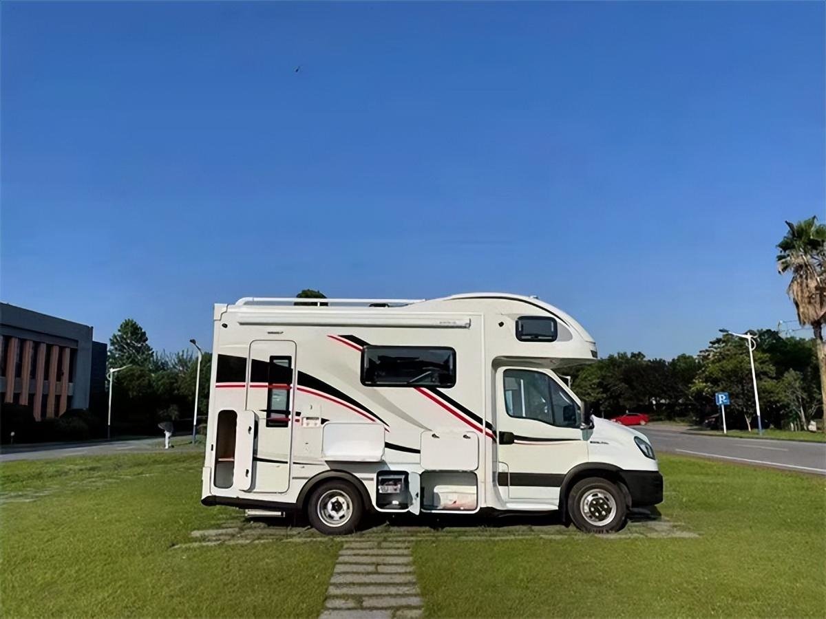 云游侧拓展依维柯房车上海现车特价