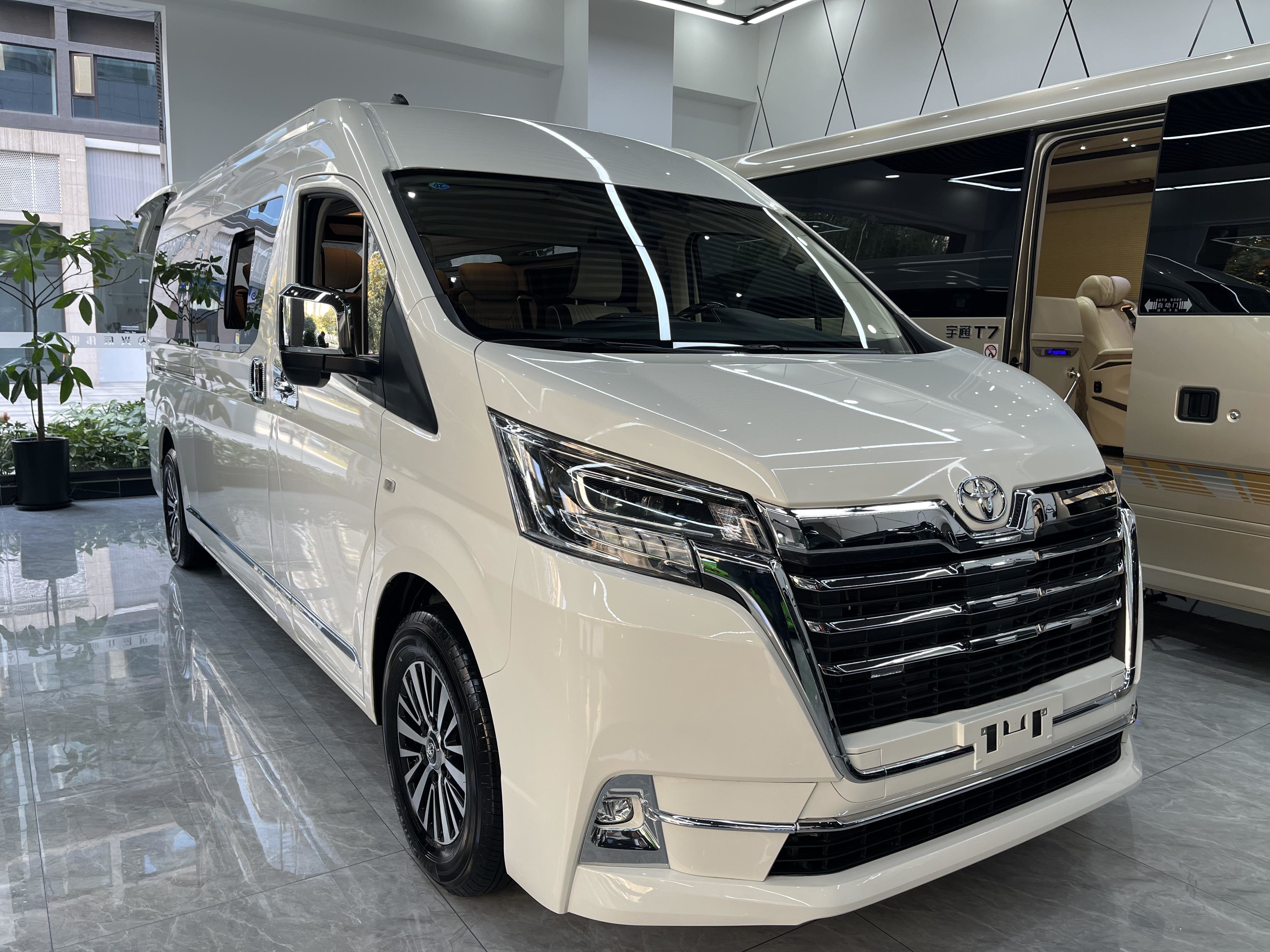 22款丰田海狮3.5 皇冠商务定制版七座版_凤凰网汽车_凤凰网