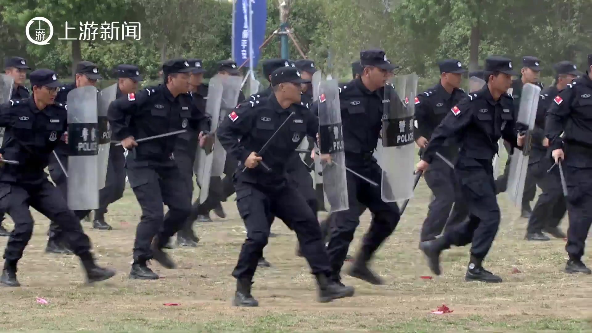 震撼！武汉2000民警辅警练兵比武实战演练