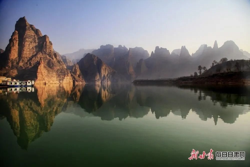 刘家峡炳灵寺风景区