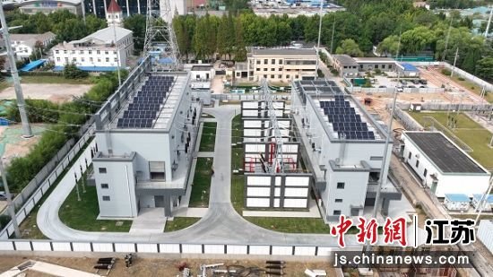 宿迁首座基于国网一键顺控新标准的220千伏变电站建成投运。徐春阳 摄