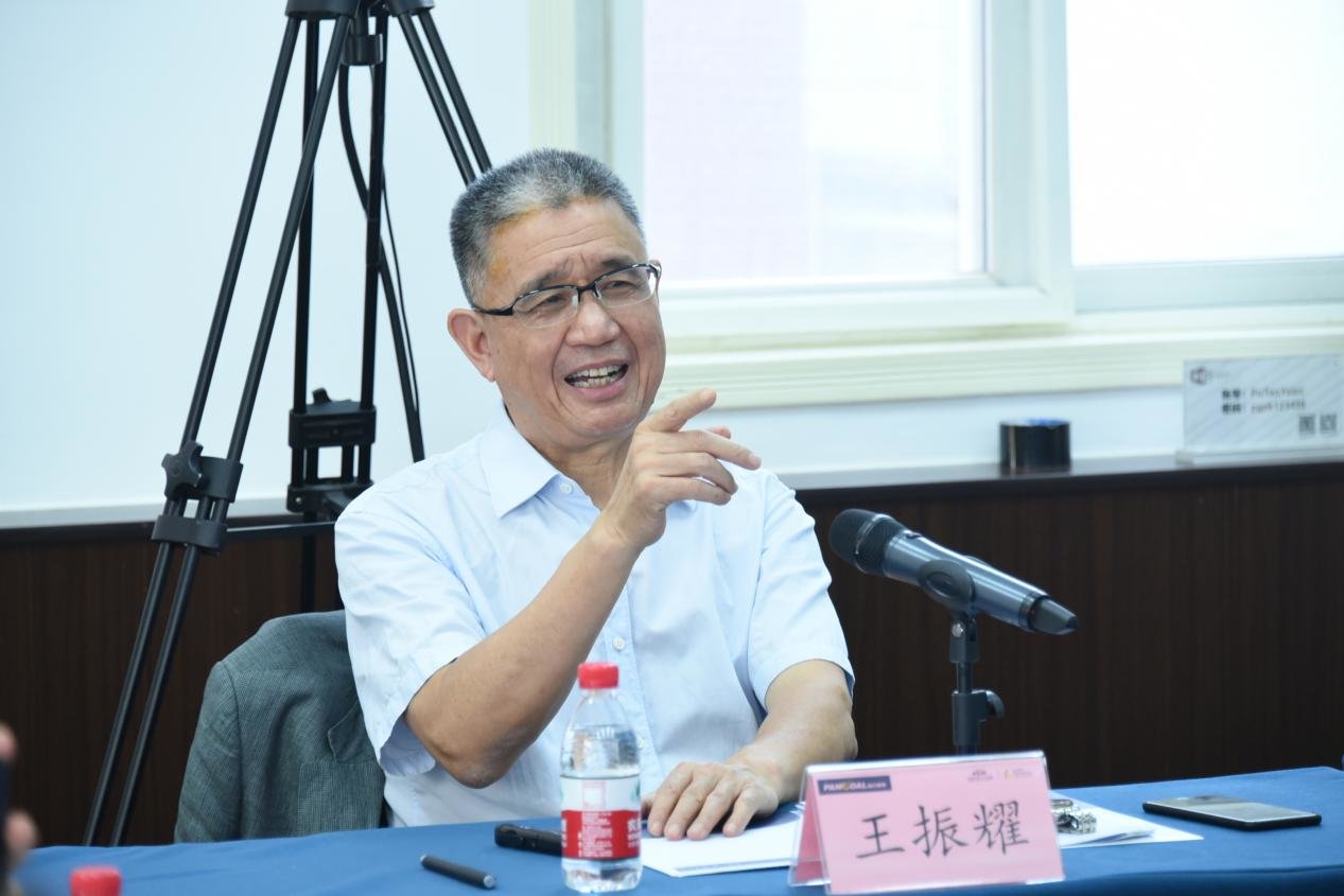 北京师范大学中国公益研究院院长王振耀