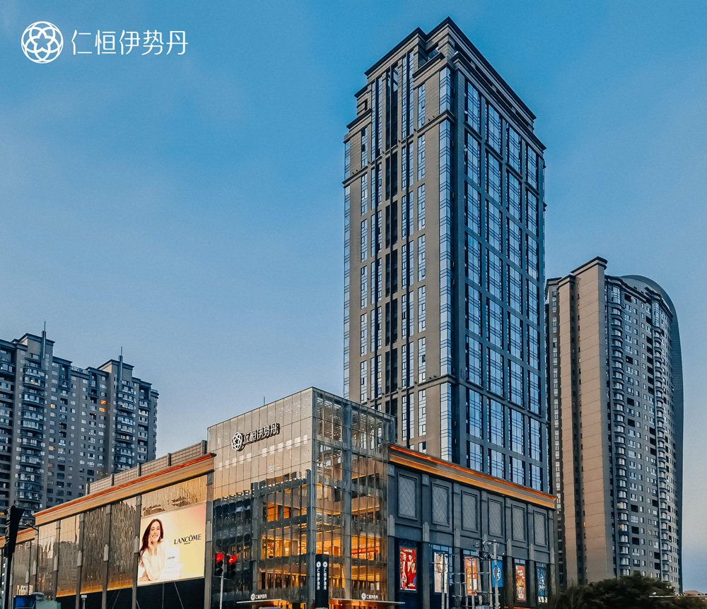伊势丹专柜：品牌与时尚的交响曲