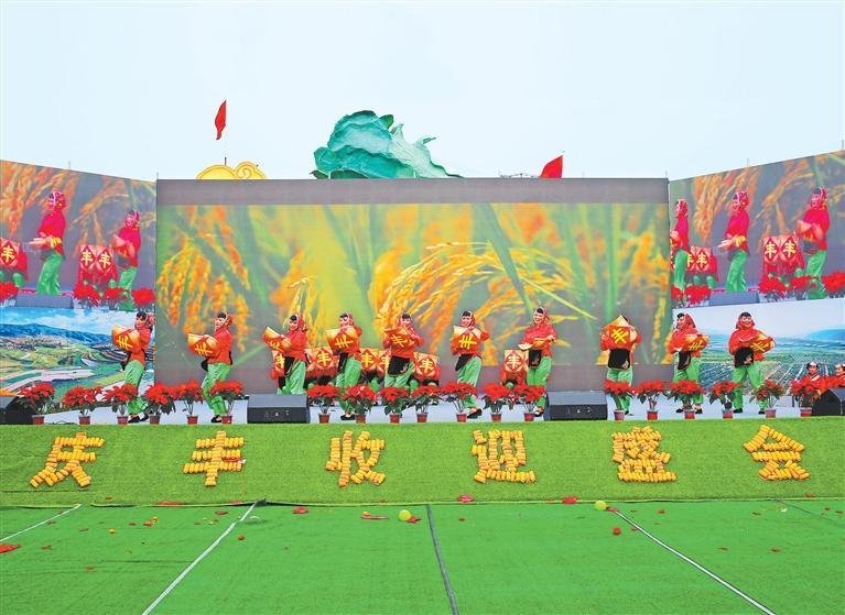 9月23日，兰州市2022年中国农民丰收节暨兰州高原夏菜新品博览会在位于榆中县的甘肃康源现代农业产业园举行。新甘肃&middot;兰州晨报记者 田蹊