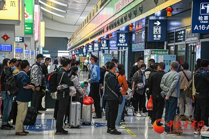 国庆甘肃出行攻略快码住：坐火车需持48小时核酸证明