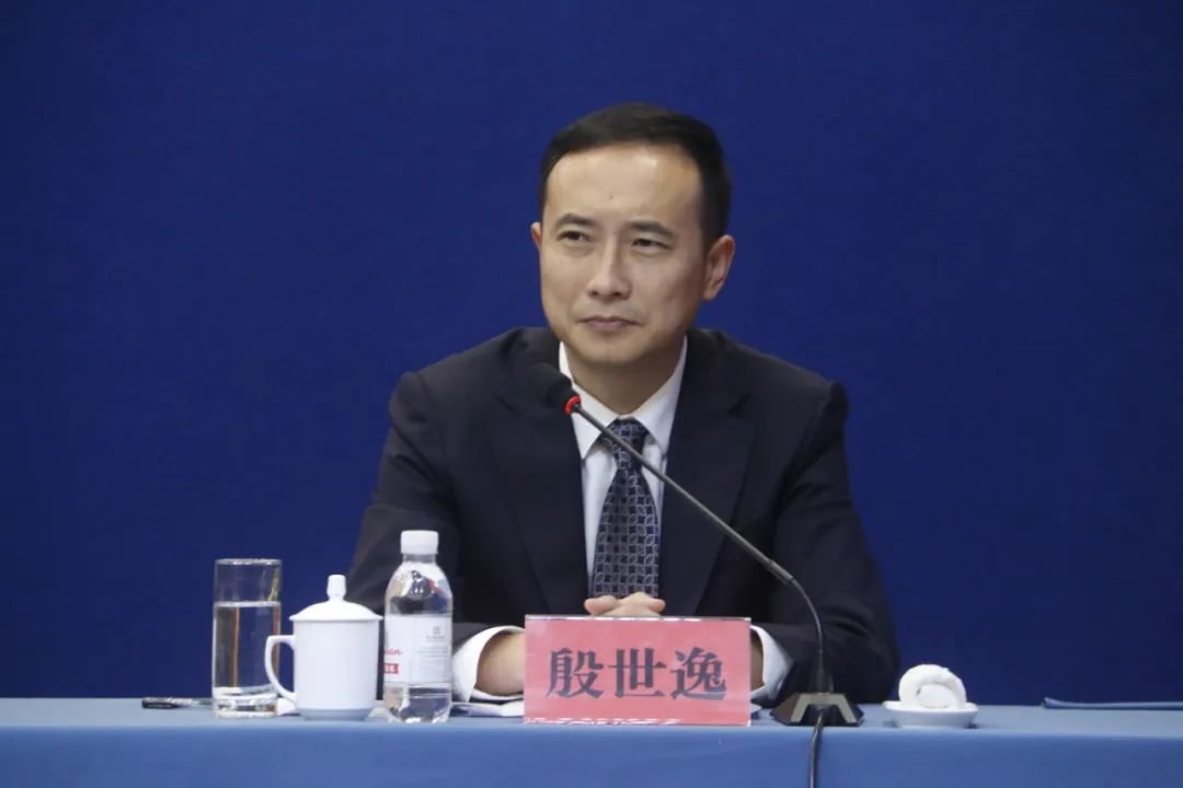 青岛市海洋发展局局长殷世逸