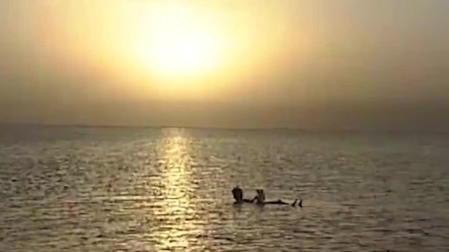 死海的水含盐量太高完全不产鱼，但建厂生产钾盐是个不错的生意