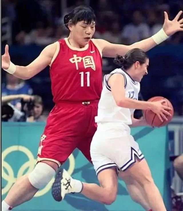 中国女篮名宿郑海霞