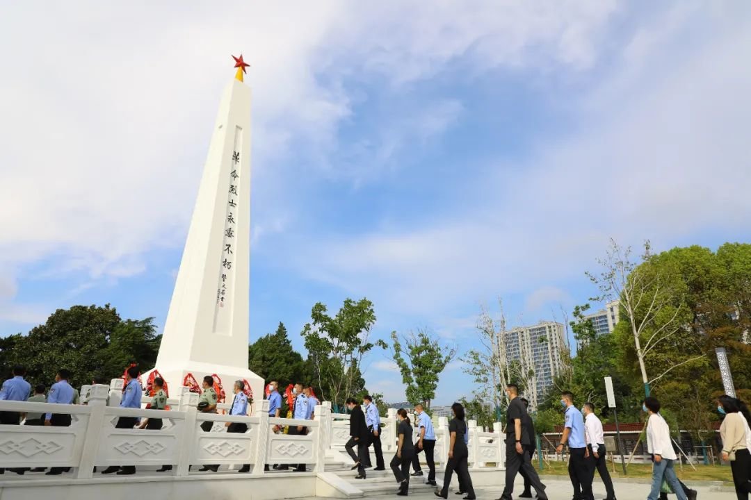 缅怀致敬!南通海安市举行烈士纪念日公祭活动