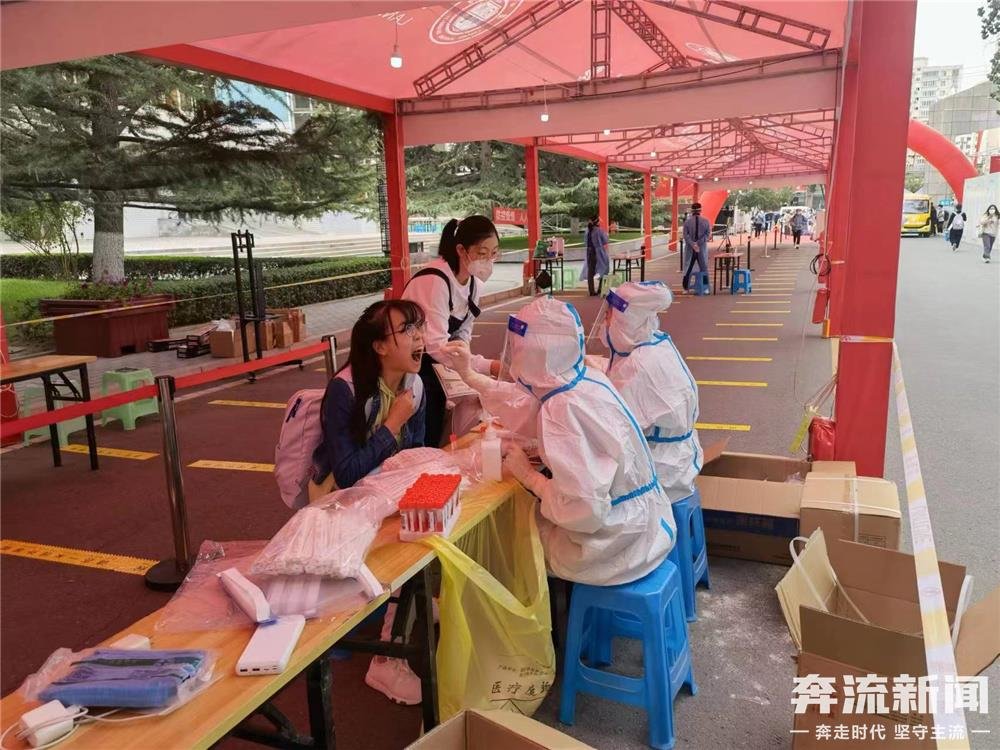 ▲兰州交通大学新生报到现场