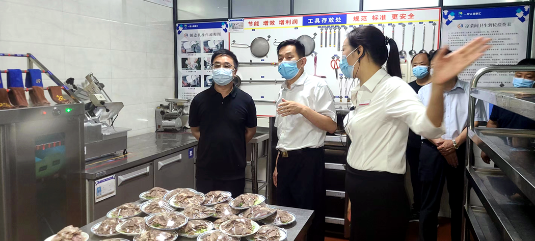 商丘市市场监管局党组书记马索义带队督导检查国庆假期食品安全、疫情防控工作