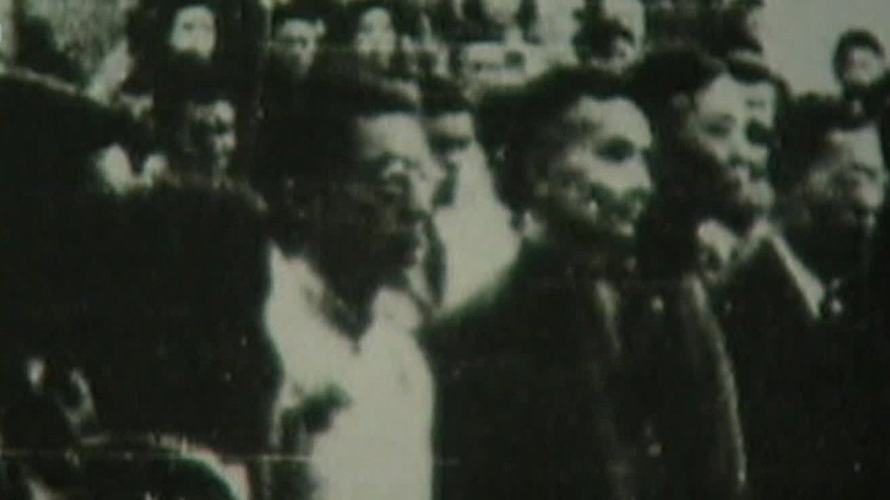 1946年7月12日李公朴逝世，闻一多在其悼念会上发表了“最后一次演讲”
