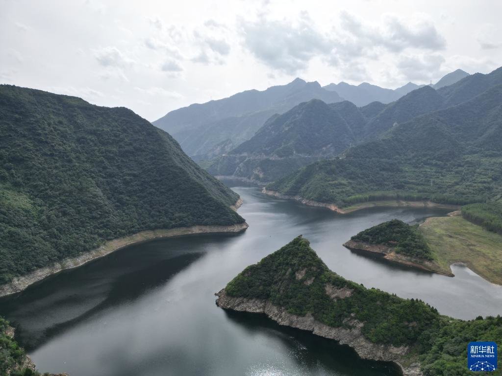 这是9月22日在陕西省周至县拍摄的黑河水源地（无人机照片）。