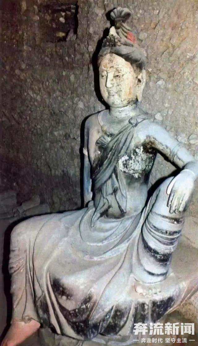 ▲第七窟里的“翘脚菩萨”