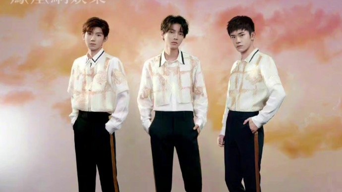 李飞说TFBOYS明年8月合体 王俊凯镜头前罕见提起易烊千玺