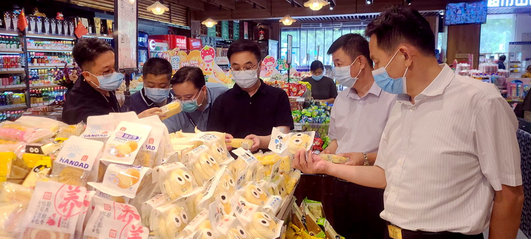 商丘市市场监管局党组书记马索义带队督导检查国庆假期食品安全、疫情防控工作