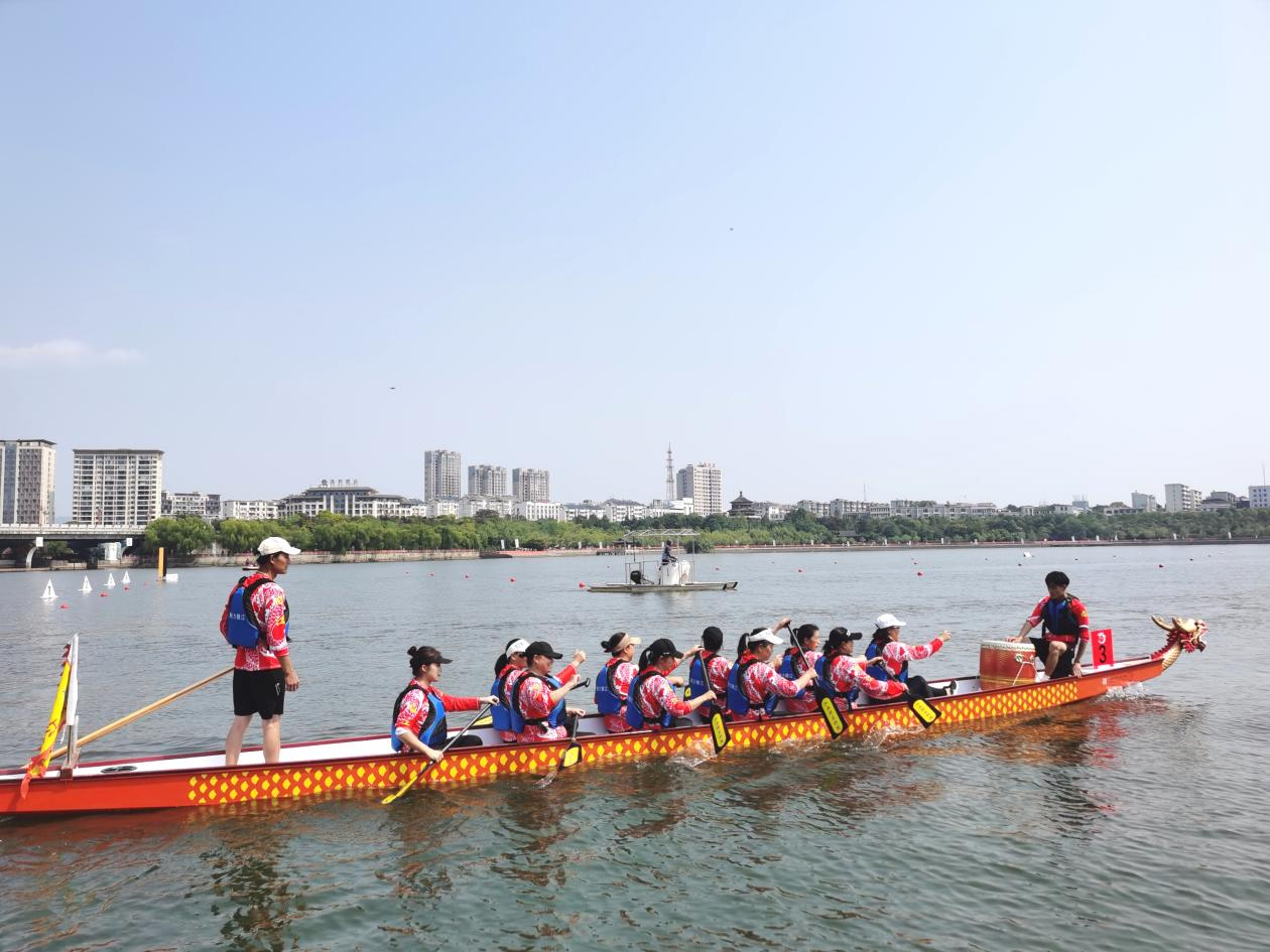 江西师范大学科技学院包揽省运会（社会部）龙舟比赛女子组所有项目金牌