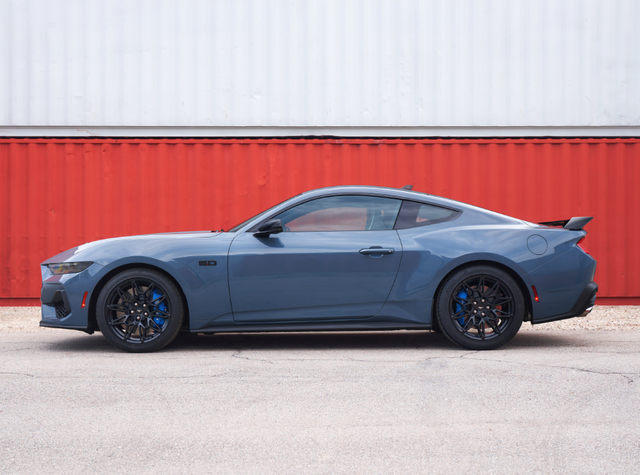 全新一代野马亮相造型收敛,是你的菜吗_凤凰网汽车_凤凰网