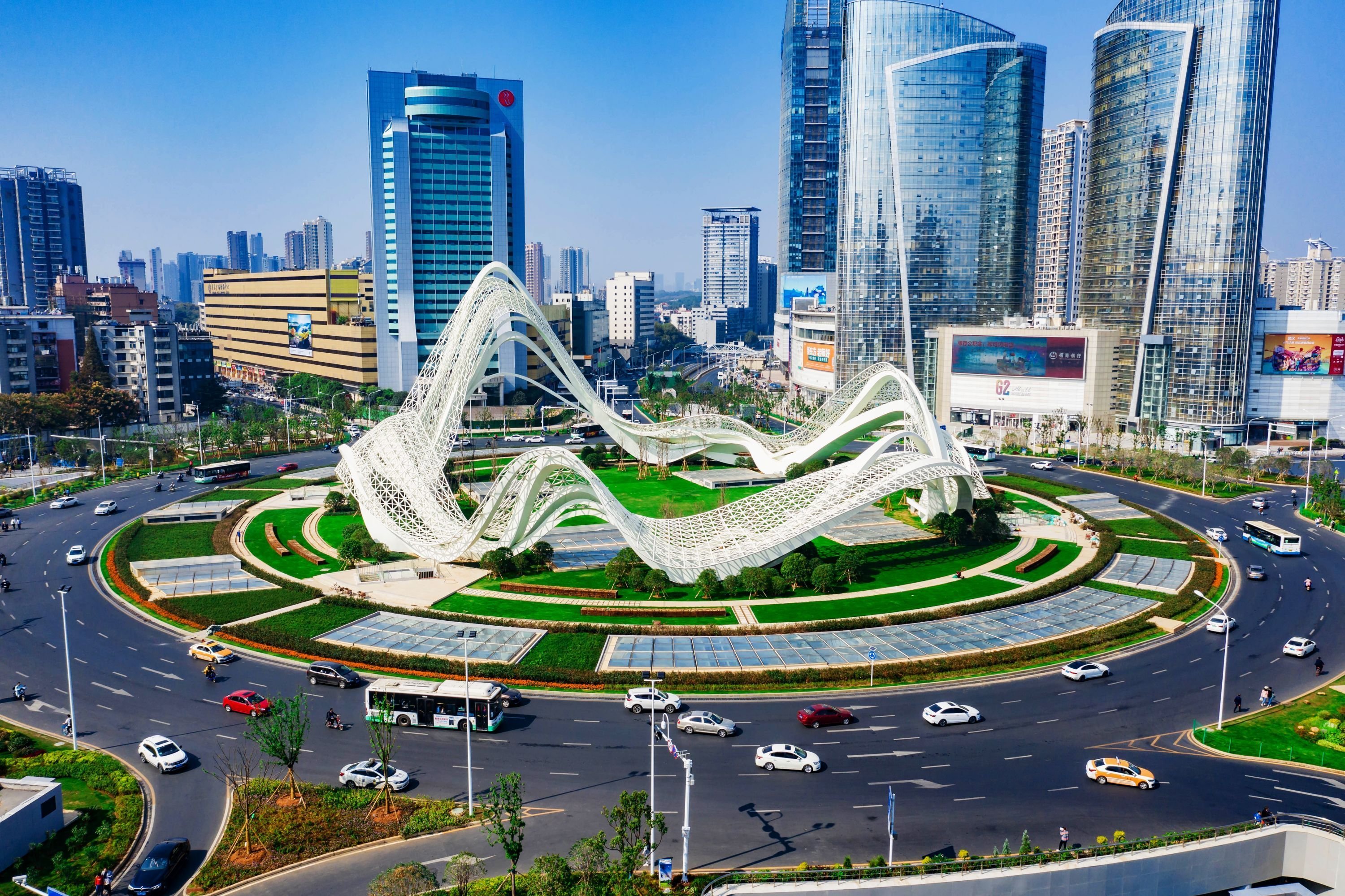 建成后的武汉轨道交通２号线延长线光谷广场综合体。