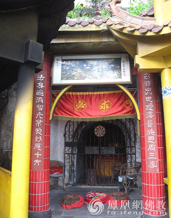 走进千年慈云寺:重庆最朋克古刹,山城中“不一样的烟火”