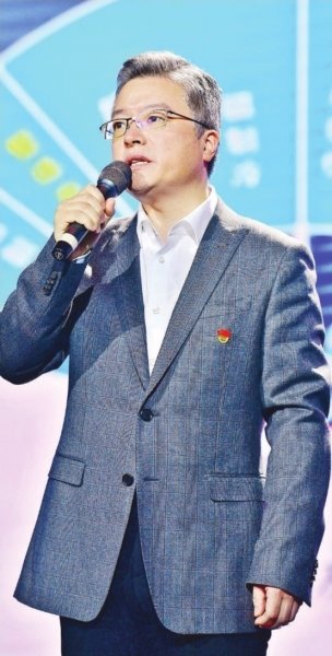 华中科技大学国家脉冲强磁场科学中心常务副主任、教授韩小涛。