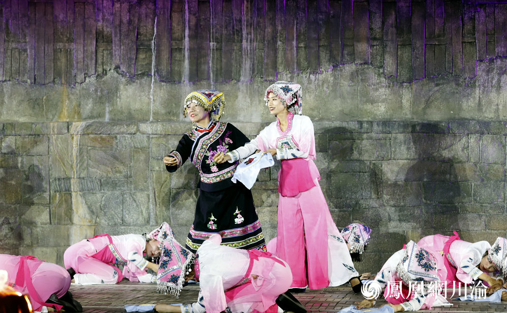 依文&middot;中国手工坊创始人夏华携深山绣娘领动新“潮”势，国潮嘉年华闪耀重庆