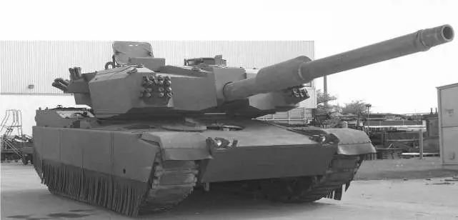 图片：采用140毫米滑膛炮的M1 CATTB技术验证车。