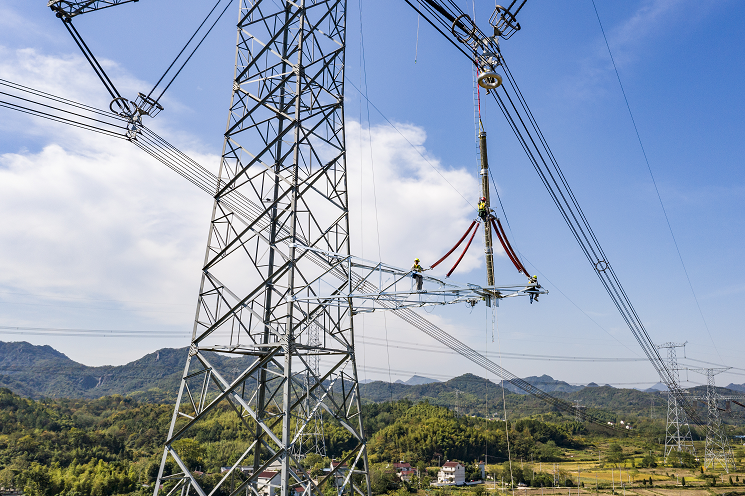 世界首臺套±1100千伏特高壓直流線路避雷器在安徽蕪湖試點安裝