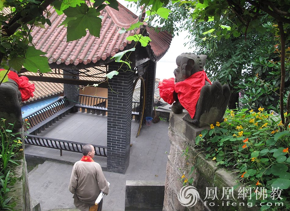 走进千年慈云寺:重庆最朋克古刹,山城中“不一样的烟火”