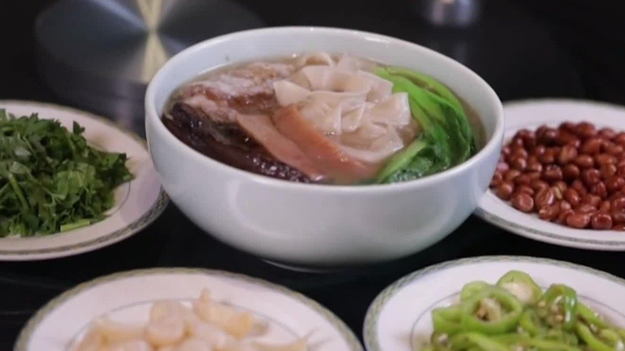 无论是品牌味道还是经典之味，烩面这道美食都满载着河南人千丝万缕的情愫