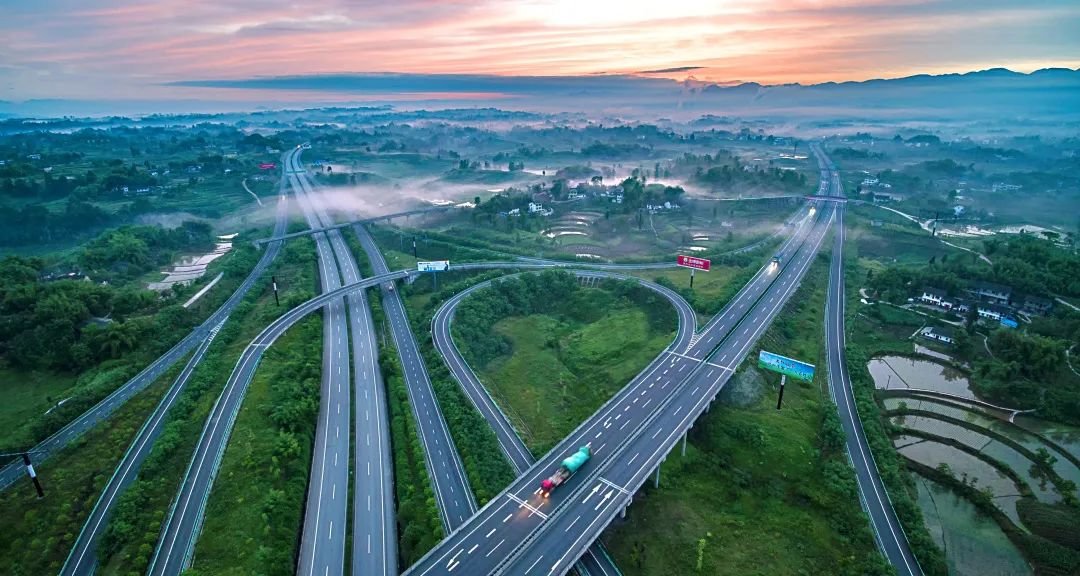 红花湾交通枢纽.(王巍 摄)