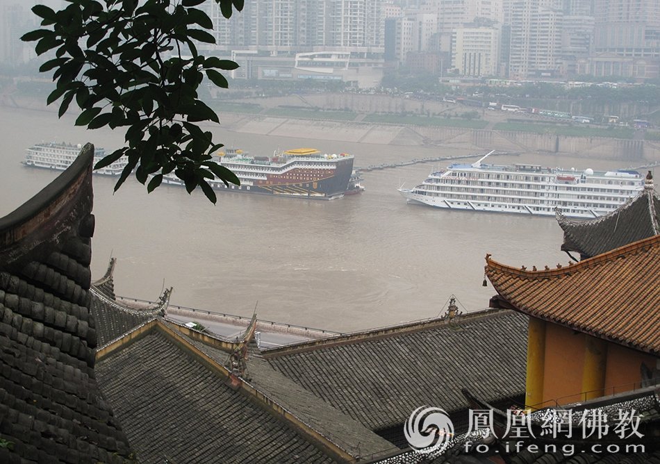 走进千年慈云寺:重庆最朋克古刹,山城中“不一样的烟火”
