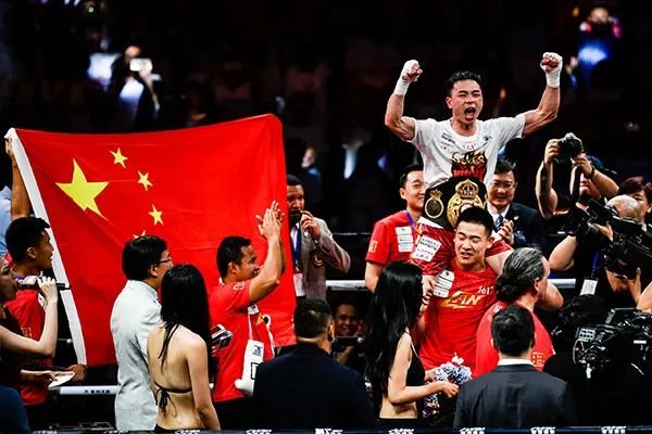 2019年5月26日，江西抚州，徐灿TKO久保隼卫冕成功。
