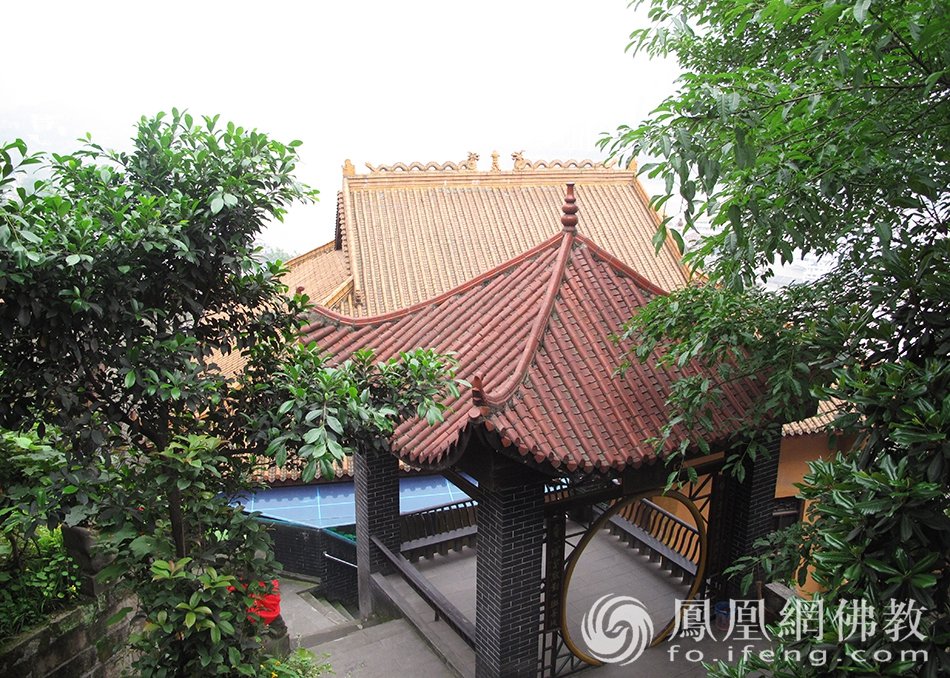 走进千年慈云寺:重庆最朋克古刹,山城中“不一样的烟火”